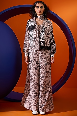Black & White Muslin Printed Jacket Set by DRAMEBAAZ