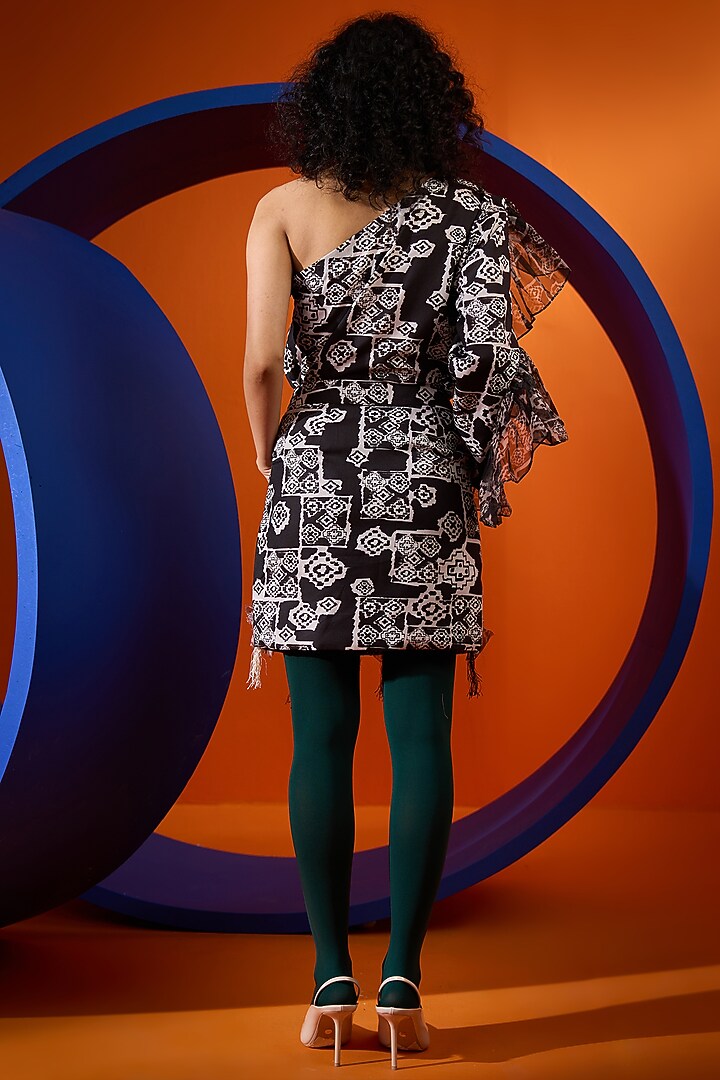 Black Art Twill & Organza Embroidered Skirt Set by DRAMEBAAZ at Pernia's Pop Up Shop