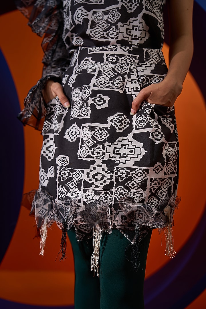 Black Art Twill & Organza Embroidered Skirt Set by DRAMEBAAZ at Pernia's Pop Up Shop