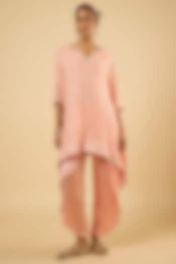 Peach Georgette Sequins Embroidered Kurta Set by Dori & Co. at Pernia's Pop Up Shop