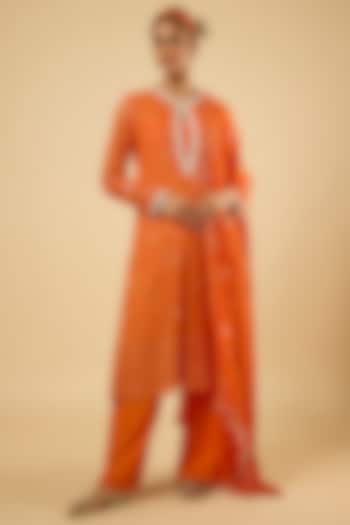 Tangerine Georgette Mirror Jaal Embroidered Kurta Set by Dori & Co. at Pernia's Pop Up Shop