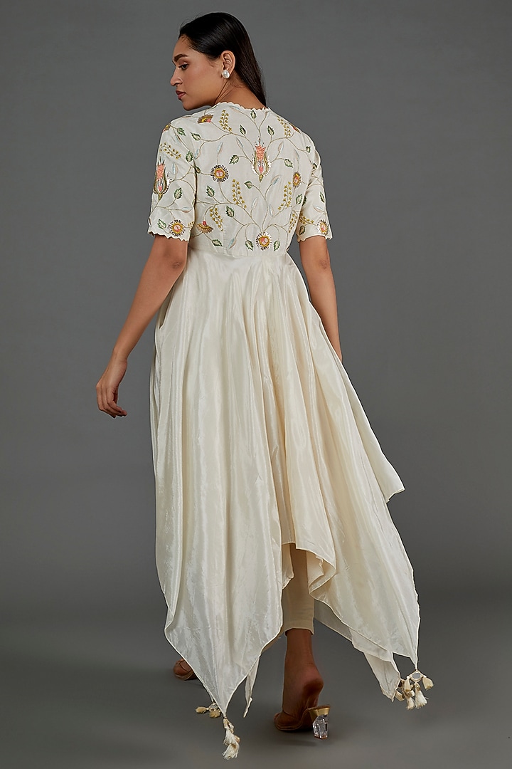 Ivory Chennur Thread Embroidered Asymmetrical Kurta by Blue Lotus at Pernia's Pop Up Shop