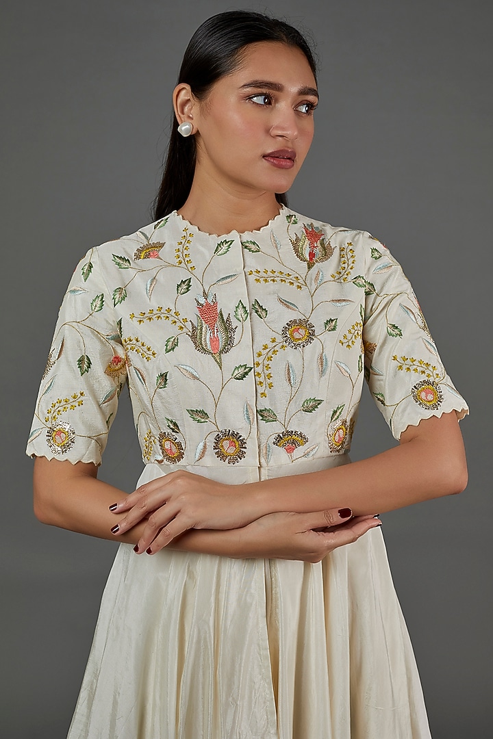 Ivory Chennur Thread Embroidered Asymmetrical Kurta by Blue Lotus at Pernia's Pop Up Shop