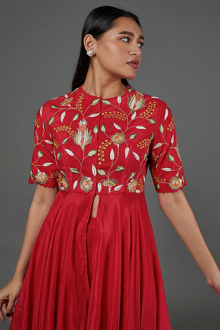 Red Chennur Thread Embroidered Asymmetrical Kurta by Blue Lotus at Pernia's Pop Up Shop