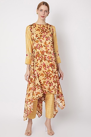 Yellow Embroidered Kurta With Pants by Drishti & Zahabia