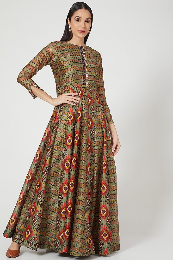 Green Printed Maxi Dress Design by Drishti & Zahabia at Pernia's Pop Up ...
