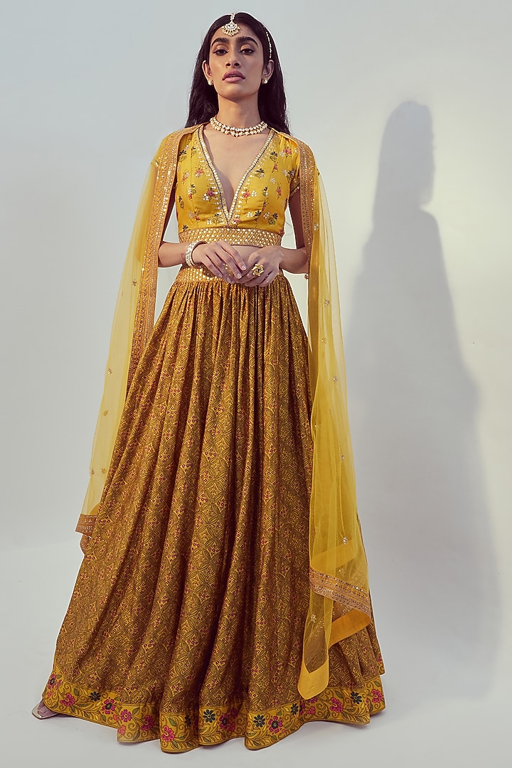 Yellow Printed Wedding Lehenga Set by Drishti & Zahabia at Pernia's Pop Up Shop