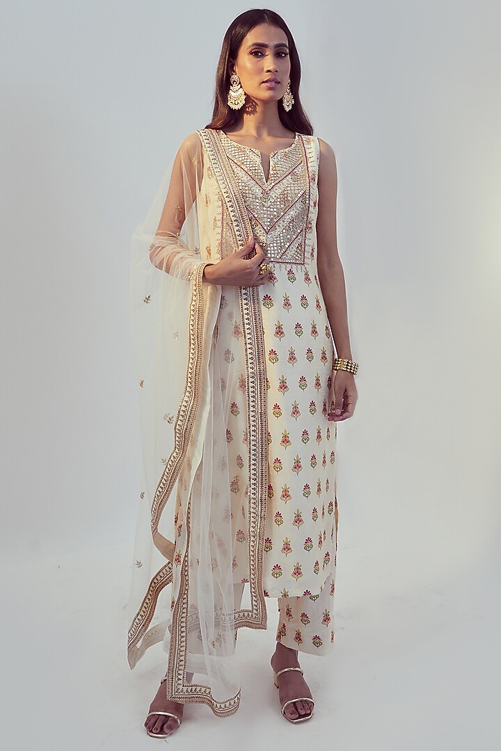 Ivory Printed Kurta Set by Drishti & Zahabia at Pernia's Pop Up Shop