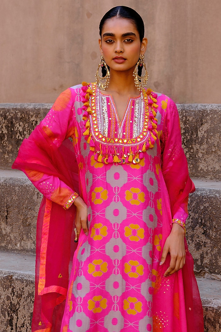 Pink Dupion Silk Printed & Embroidered Kurta Set by Drishti & Zahabia at Pernia's Pop Up Shop