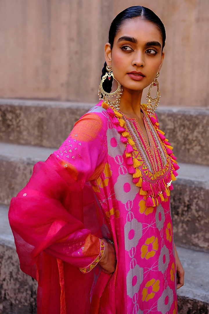 Pink Dupion Silk Printed & Embroidered Kurta Set by Drishti & Zahabia at Pernia's Pop Up Shop