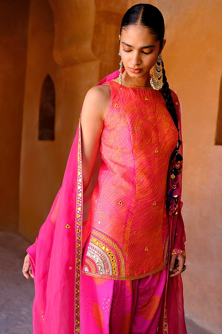 Pink Dupion Silk Mirror Hand Embroidered Tunic Set by Drishti & Zahabia at Pernia's Pop Up Shop