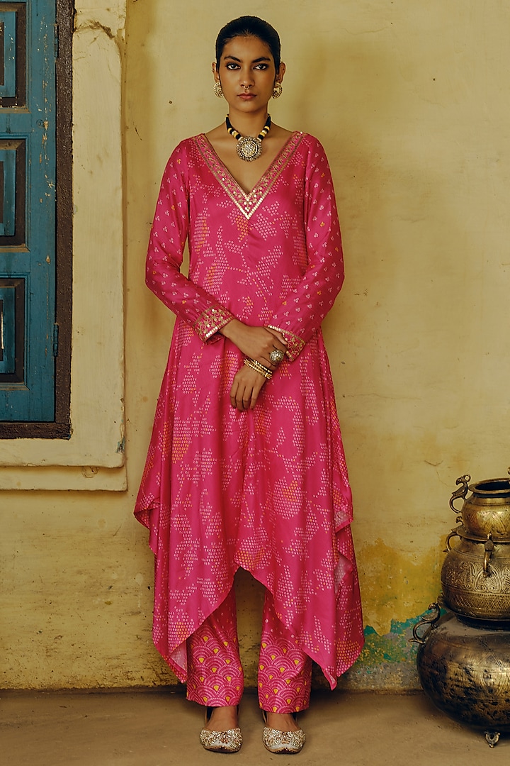 Rani Pink Dupion Silk Bandhani Printed & Embroidered Handkerchief Tunic Set by Drishti & Zahabia