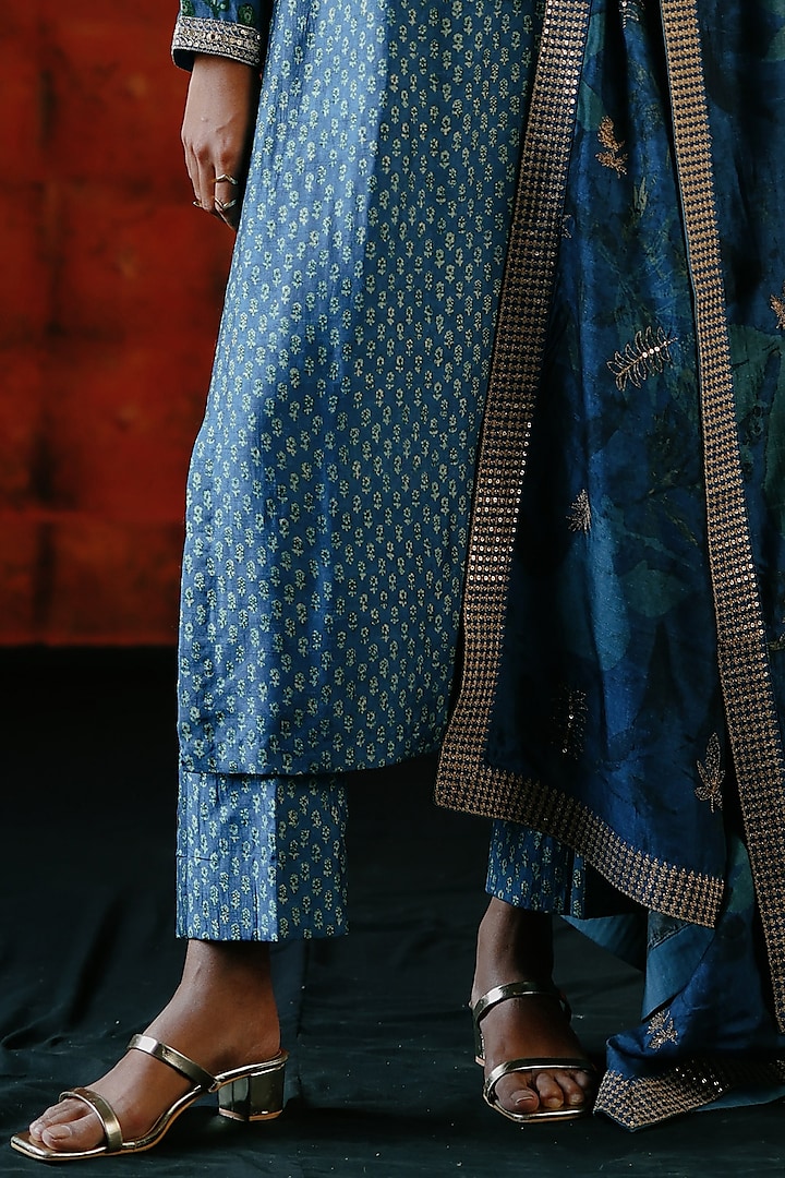Indigo Blue Dupion Silk Hand Embroidered & Printed Kurta Set by Drishti & Zahabia at Pernia's Pop Up Shop