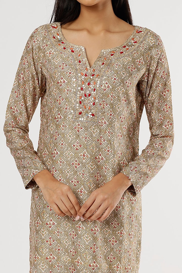 Ivory Printed Kurta Set by Drishti & Zahabia at Pernia's Pop Up Shop