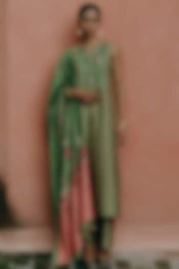 Green Dupion Silk Embroidered & Printed Kurta Set by Drishti & Zahabia at Pernia's Pop Up Shop