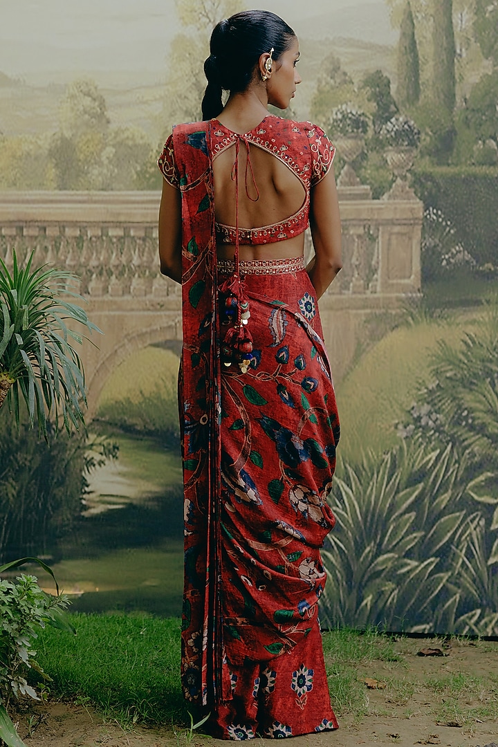 Red Dupion Silk Kalamkari Printed Pre-Draped Wedding Saree Set by Drishti & Zahabia at Pernia's Pop Up Shop