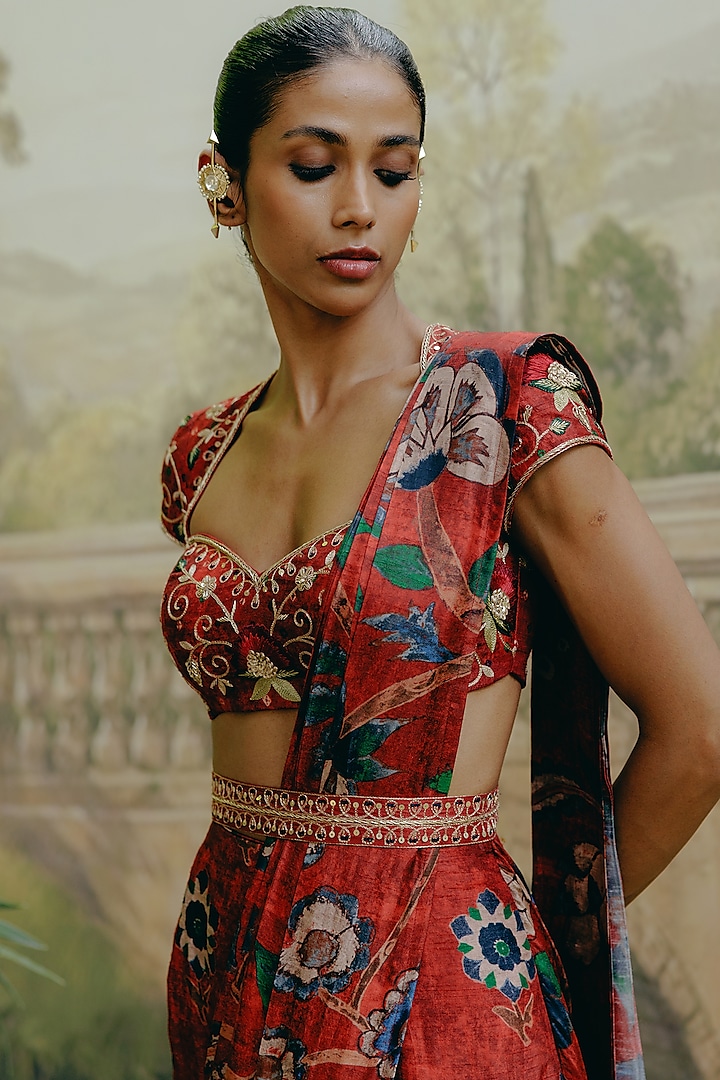Red Dupion Silk Kalamkari Printed Pre-Draped Wedding Saree Set by Drishti & Zahabia at Pernia's Pop Up Shop