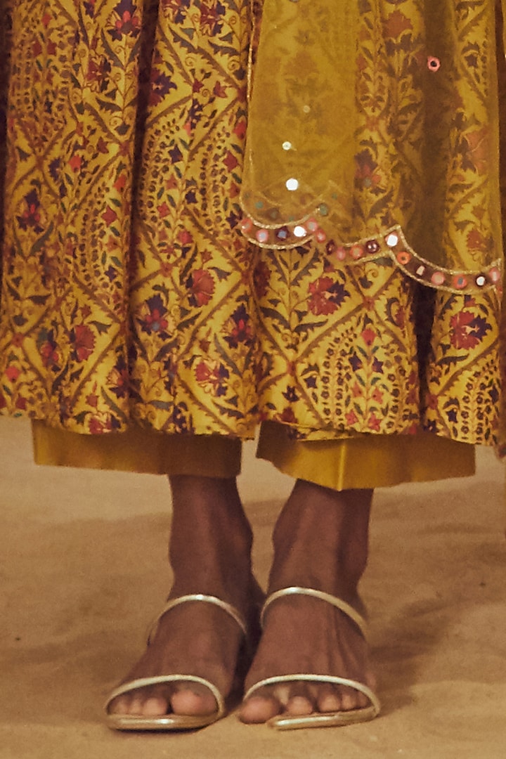 Yellow Embroidered Wedding Anarkali Set by Drishti & Zahabia at Pernia's Pop Up Shop