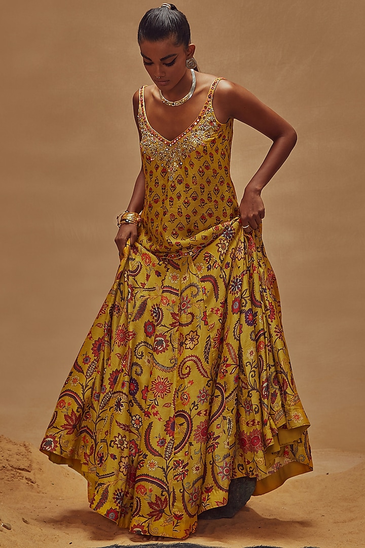 Yellow Floral Printed Kalidar Skirt Set by Drishti & Zahabia at Pernia's Pop Up Shop