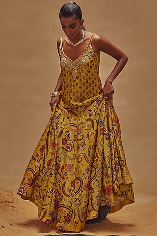 Yellow Floral Printed Kalidar Skirt Set by Drishti & Zahabia