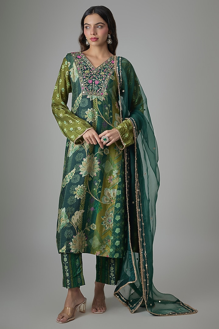 Green Dupion Silk Phulkari Printed & Hand Embroidered Kurta Set by Drishti & Zahabia at Pernia's Pop Up Shop