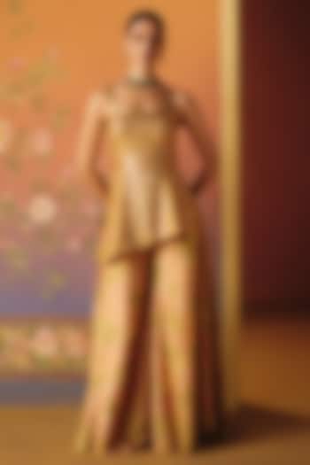 Blush Dupion Silk Hand Embroidered Asymmetrical Kurta Set by Drishti & Zahabia at Pernia's Pop Up Shop