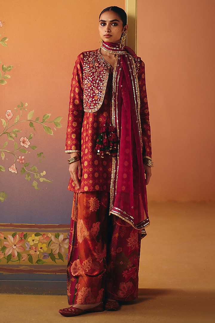 Rust Dupion Silk Printed Short Kurta Set by Drishti & Zahabia at Pernia's Pop Up Shop