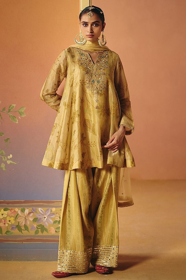 Ivory Tissue Hand Embroidered Kurta Set by Drishti & Zahabia at Pernia's Pop Up Shop