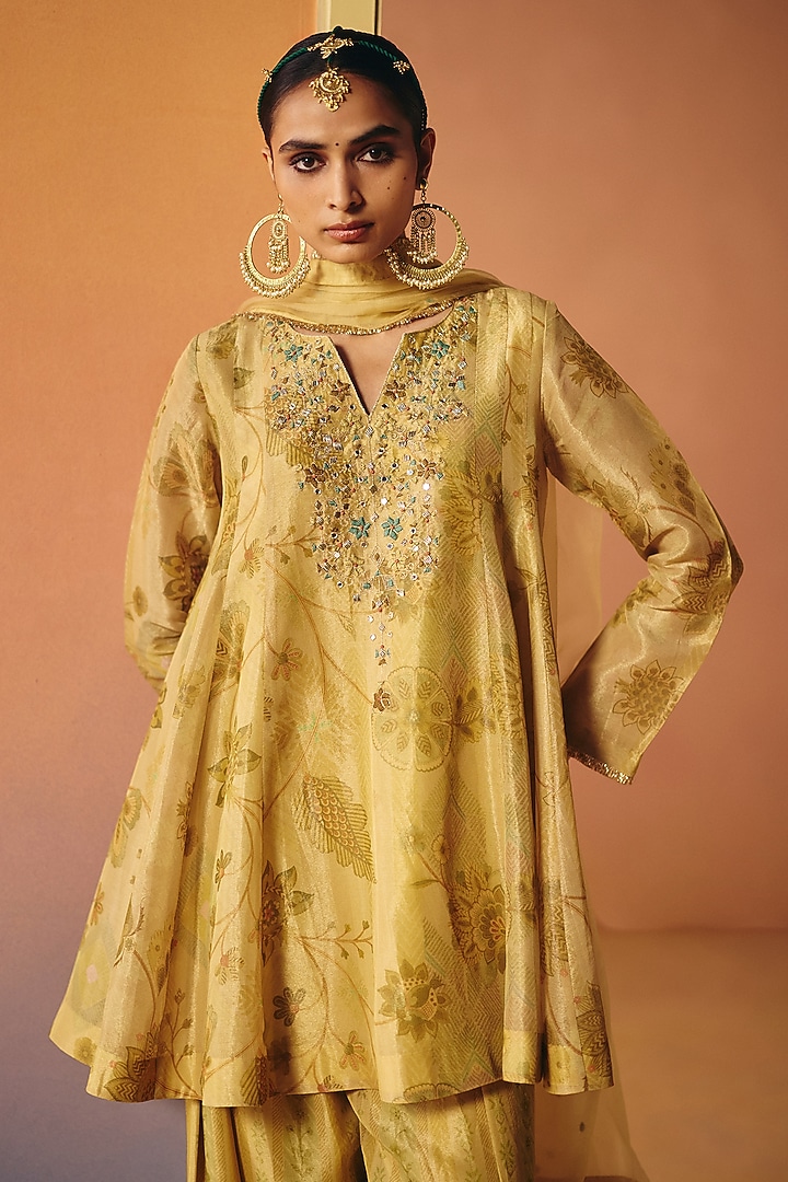 Ivory Tissue Hand Embroidered Kurta Set by Drishti & Zahabia at Pernia's Pop Up Shop