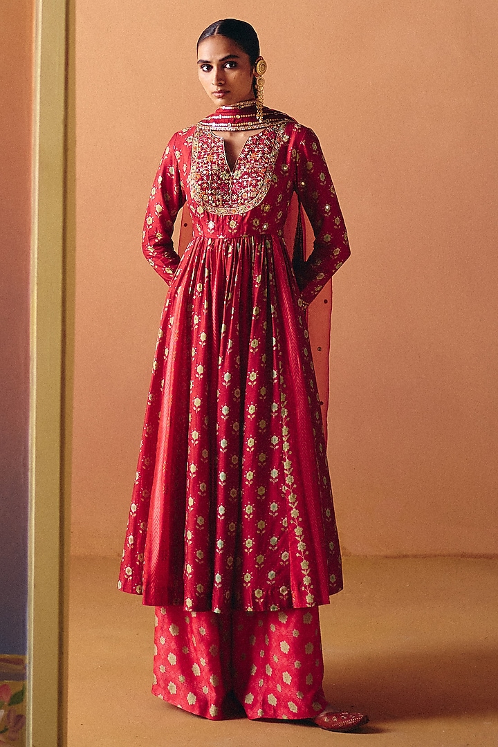 Pink Dupion Silk Hand Embroidered Wedding Anarkali Set by Drishti & Zahabia at Pernia's Pop Up Shop
