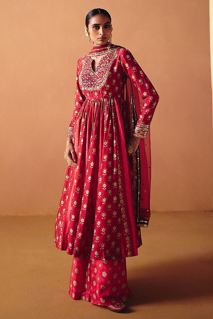 Pink Dupion Silk Hand Embroidered Wedding Anarkali Set by Drishti & Zahabia at Pernia's Pop Up Shop