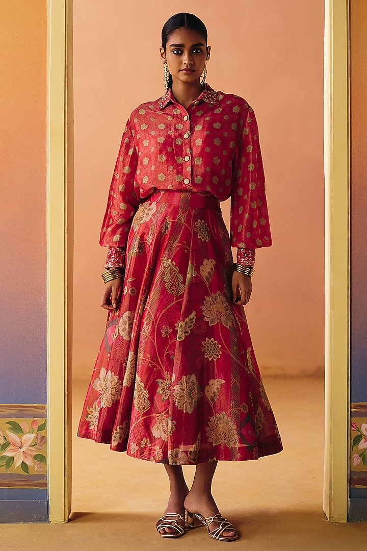 Pink Shimmer Tissue Pleated Skirt Set by Drishti & Zahabia at Pernia's Pop Up Shop