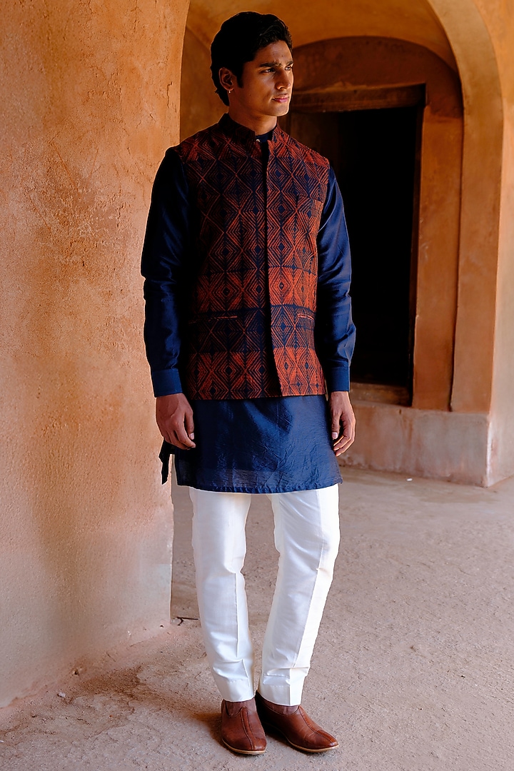 Rust Dupion Silk Printed Bundi Jacket Set by Drishti & Zahabia Men at Pernia's Pop Up Shop