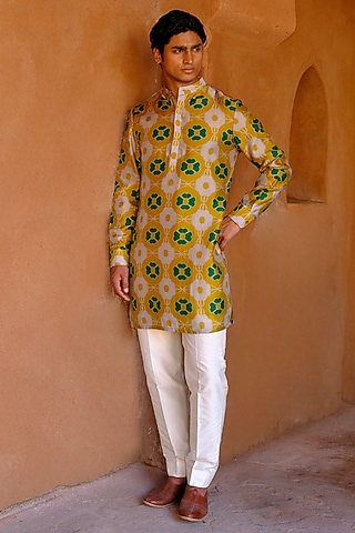 Green Dupion Silk Digital Printed Kurta Set by Drishti & Zahabia Men