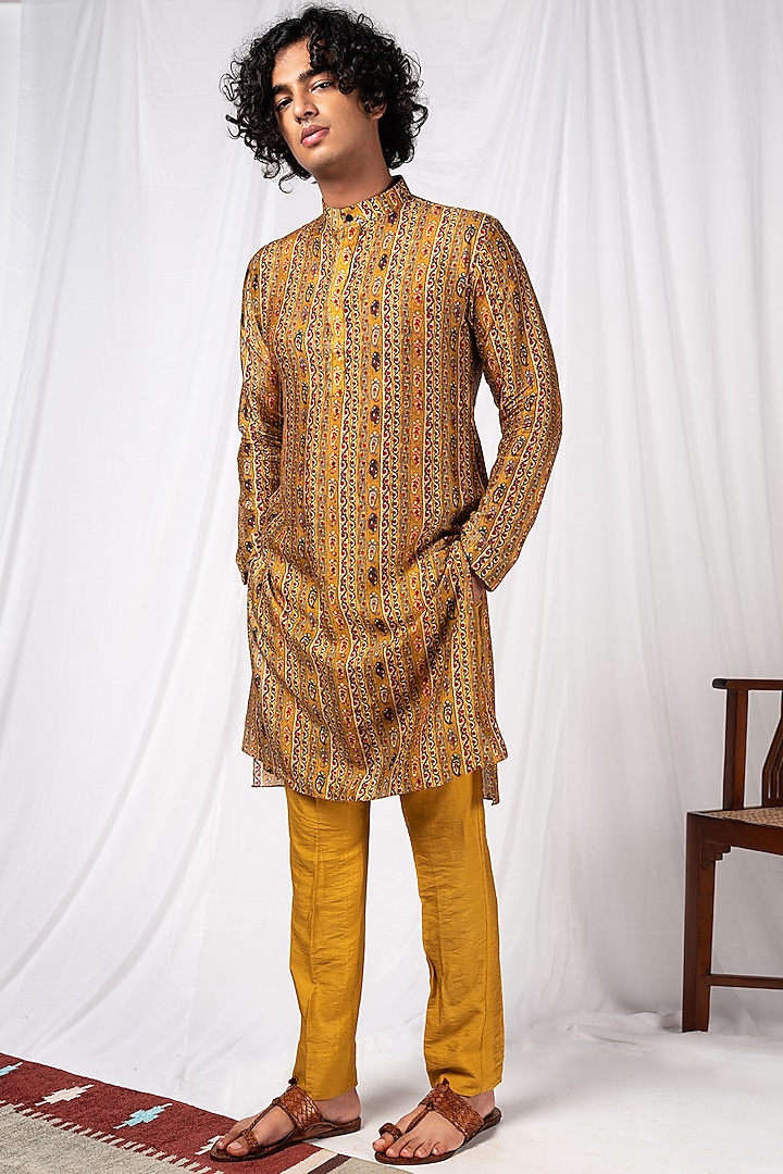 Mustard Printed Kurta Set by Drishti & Zahabia Men