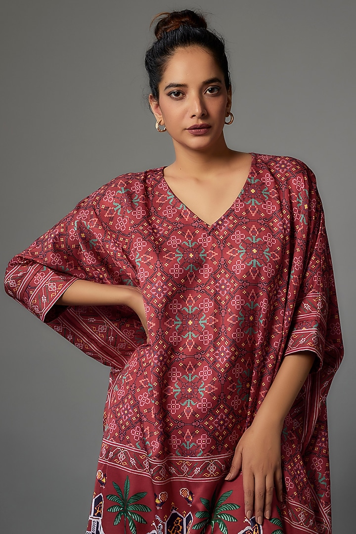 Maroon Modal Silk Printed Kaftan Set by Dhara Shah Studio at Pernia's Pop Up Shop