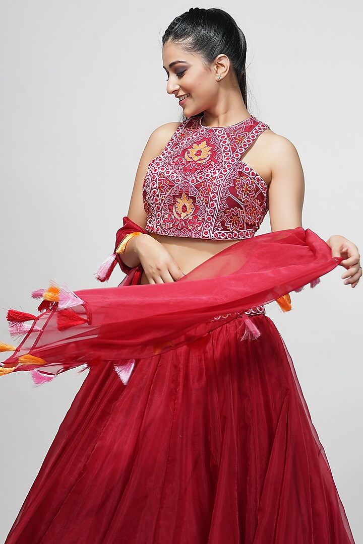 Red Organza Wedding Lehenga Set by Shruti S at Pernia's Pop Up Shop