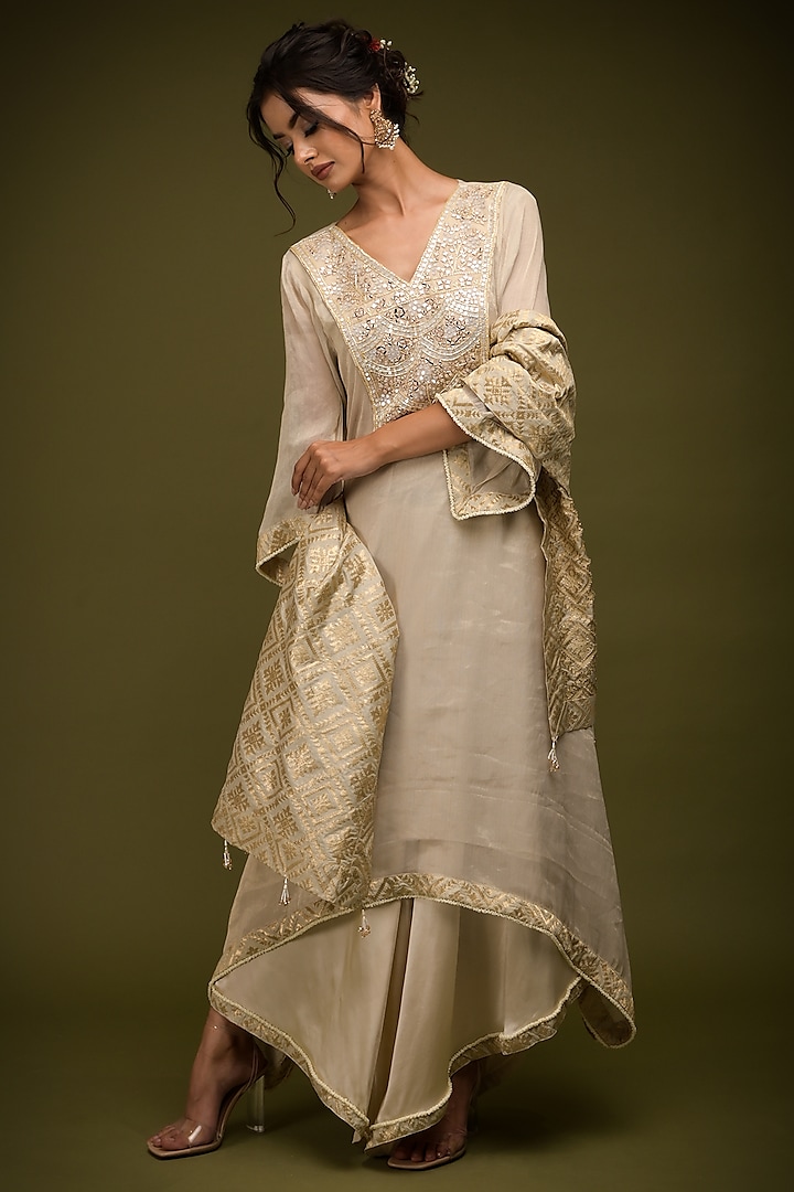 Ivory-Beige Tissue Georgette Mirror Embroidered Kurta Set by Farha Syed at Pernia's Pop Up Shop