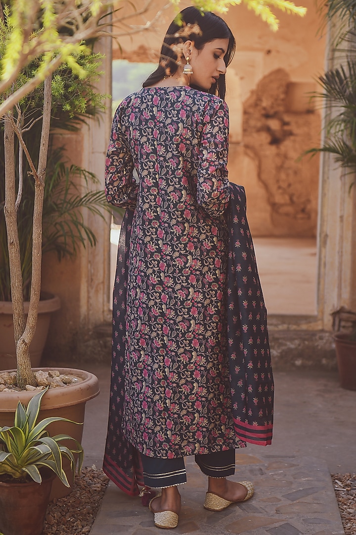 Blue Embroidered Kurta Set by Karaj Jaipur at Pernia's Pop Up Shop