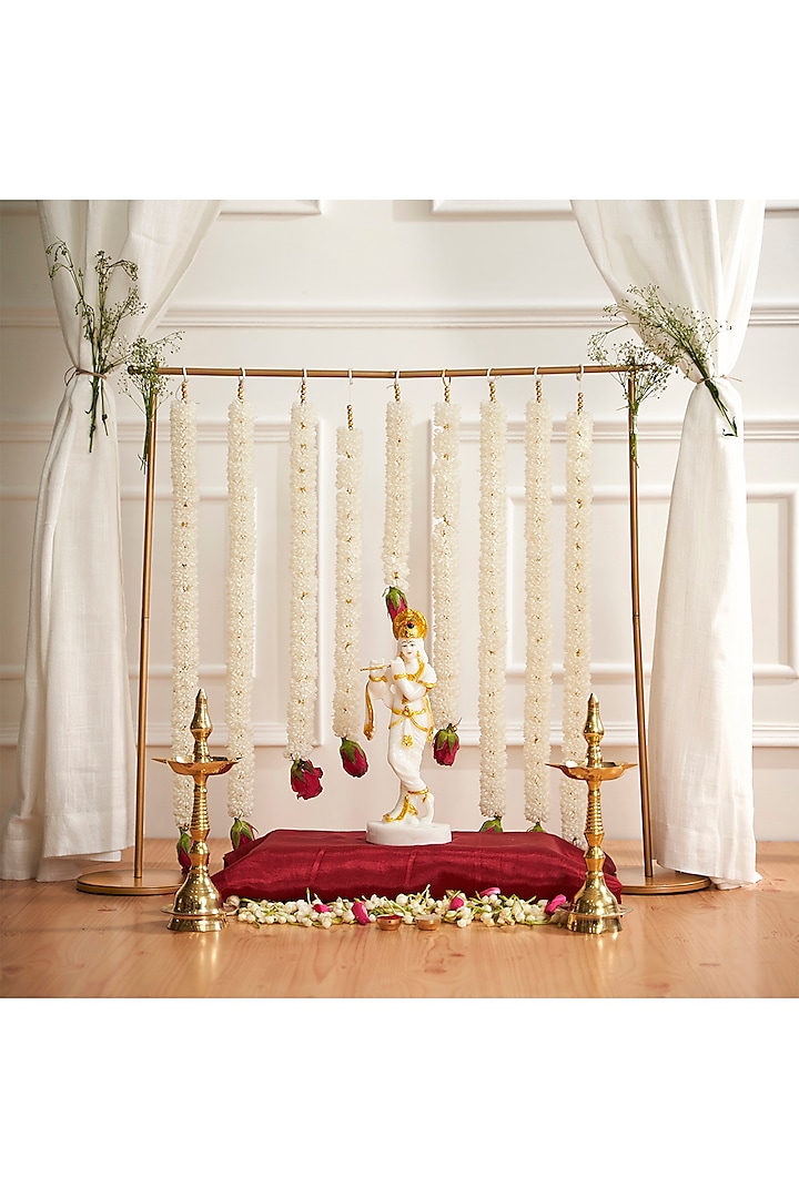 Gold Metal Square Backdrop Stand by DecorTwist at Pernia's Pop Up Shop