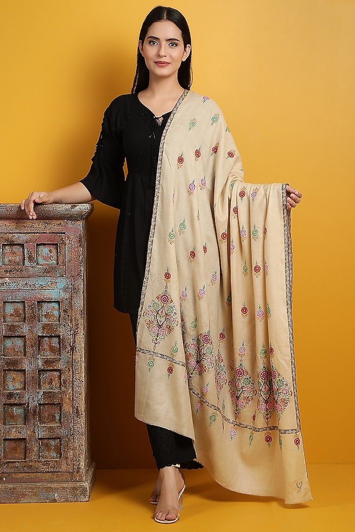 Beige Handwoven Shawl With Kalamkari Work by DUSALA  ACCESSORIES at Pernia's Pop Up Shop