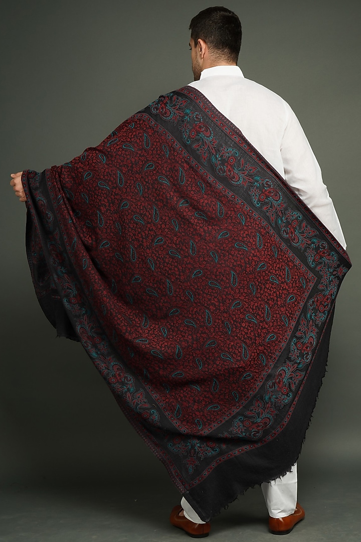 Multi Colored Gulbandi Stole by Dusala Men at Pernia's Pop Up Shop