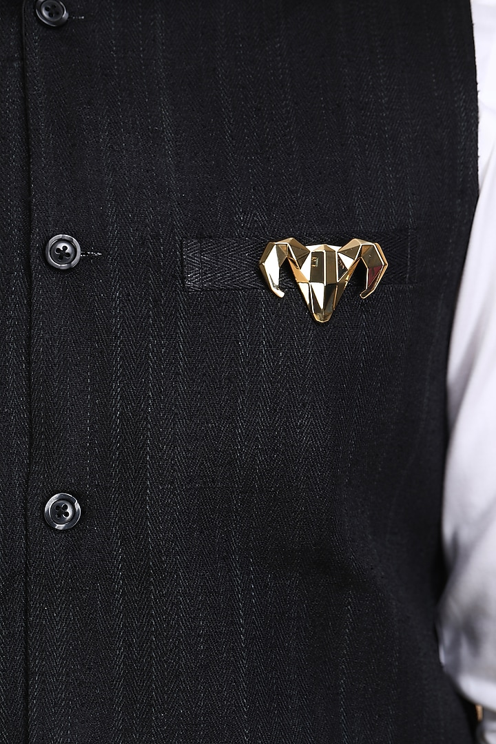 Gold Toned Alloy Brooch by Dusala Men at Pernia's Pop Up Shop