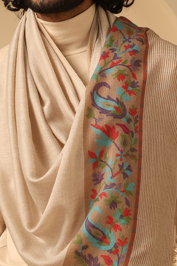 Off-White Cashmere Fine Wool Stole by Dusala Men at Pernia's Pop Up Shop