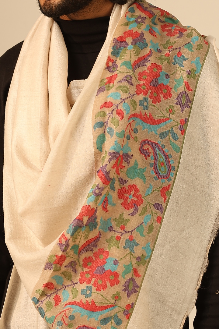Off-White Cashmere Fine Wool Stole by Dusala Men at Pernia's Pop Up Shop