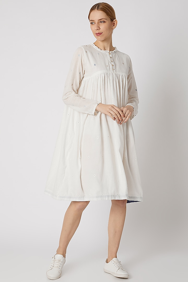 White Ruffled Dress With Buttons by DVAA
