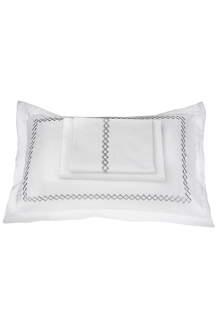 White Cotton Bedsheet Set by Veda Homes