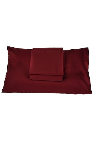 Maroon Cotton Bedsheet Set by Veda Homes