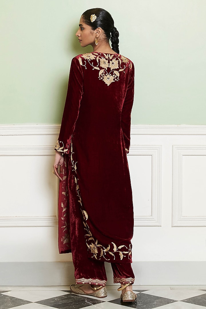 Maroon Velvet Zardosi Embroidered Straight Kurta Set by Devnaagri at Pernia's Pop Up Shop
