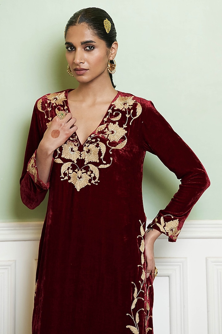 Maroon Velvet Zardosi Embroidered Straight Kurta Set by Devnaagri at Pernia's Pop Up Shop